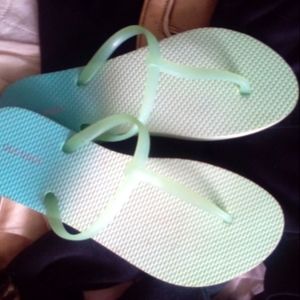 Old Navy flipflops